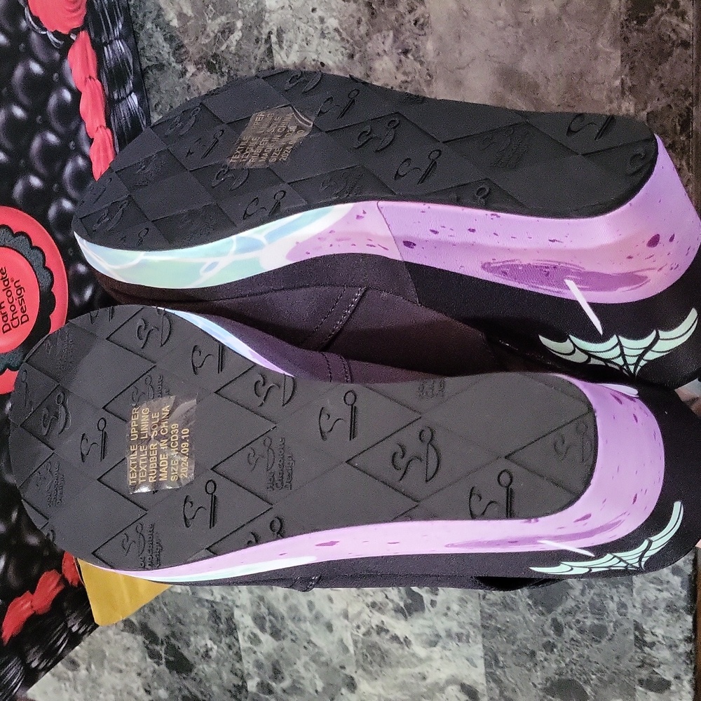 Dark Chocolate Design Beach Ghouls Sandal - Picture 14 of 16